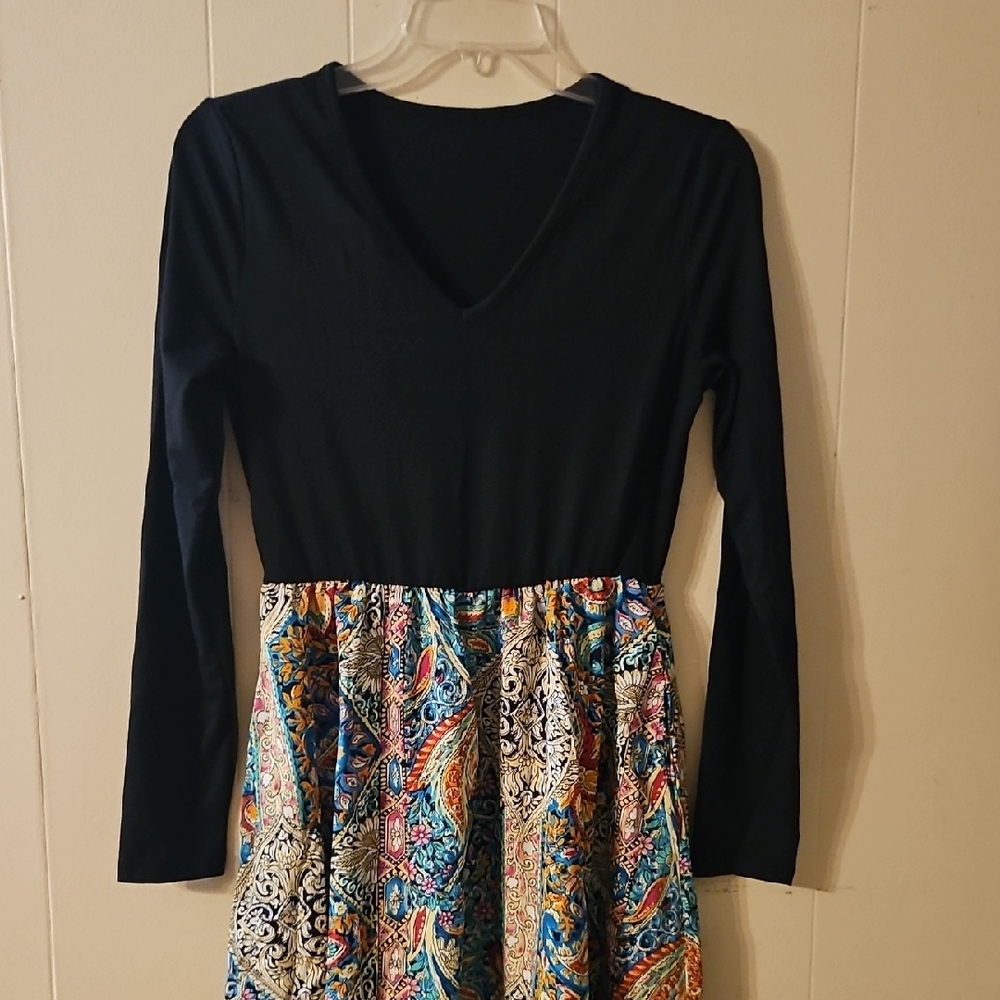 Elegant Black and Multicolor Maxi Dress